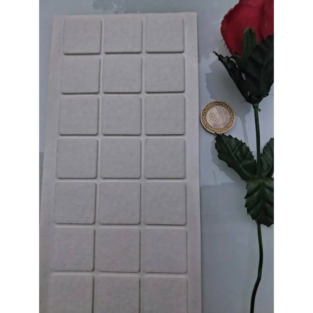 Keçe 90739 HRD 4 Paket 30mm Beyaz Masa Sandalye Koltuk Baza Ayak Çizdirmez Yapışkanlı