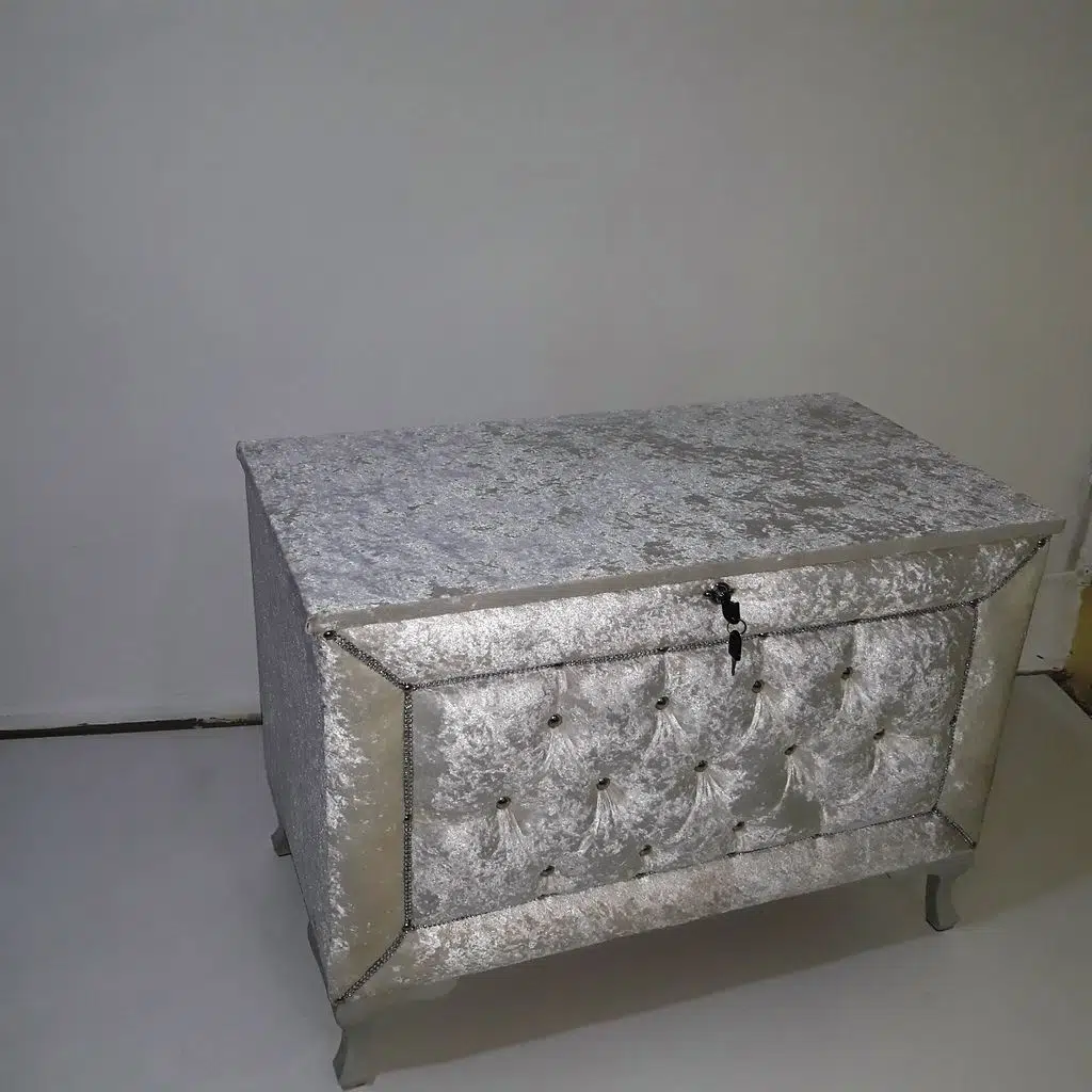 Çeyiz Sandık 12348 Kapiton Büyük Model PEMBE Kadife Kumaş İçi siyah Tela El yapım